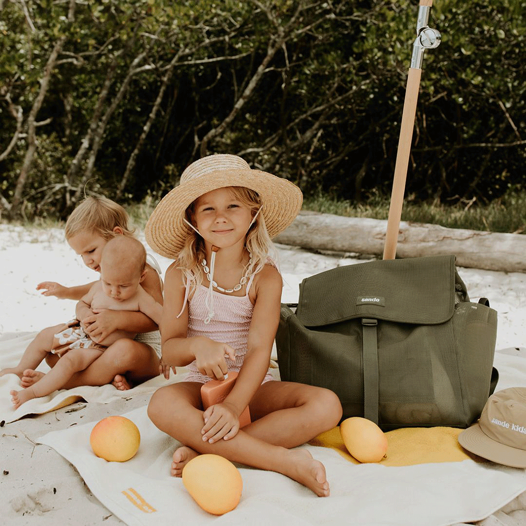 Beach Hauler Mesh Backpack - Pandanus - Sand & Loom